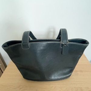 Coach Vintage Navy / Dark Blue Leather Purse (9302)